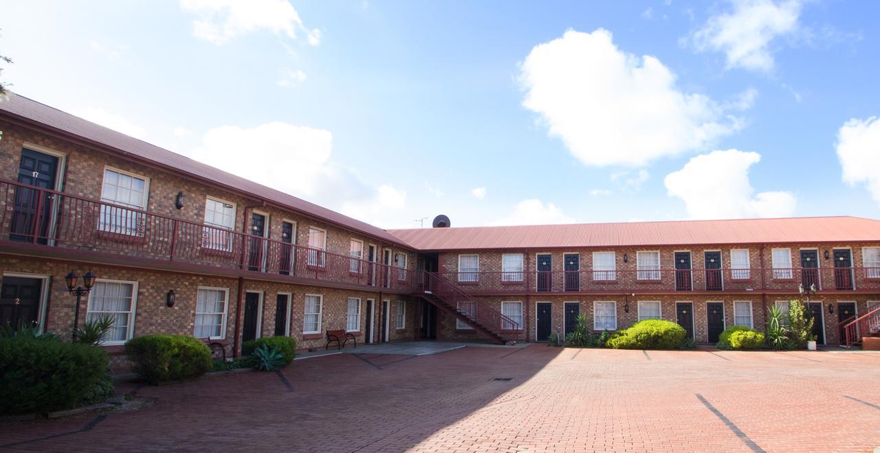 Old Willyama Motor Inn Broken Hill Bagian luar foto